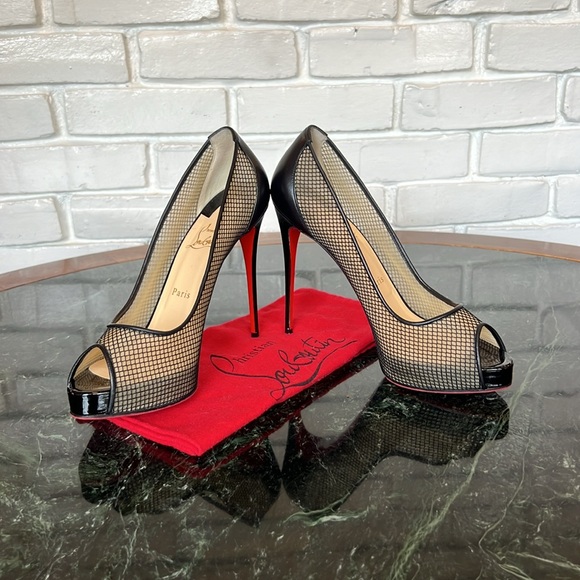 Christian Louboutin Fishnet PeepToe Platform Pumps with patent & kid leather - Picture 6 of 13